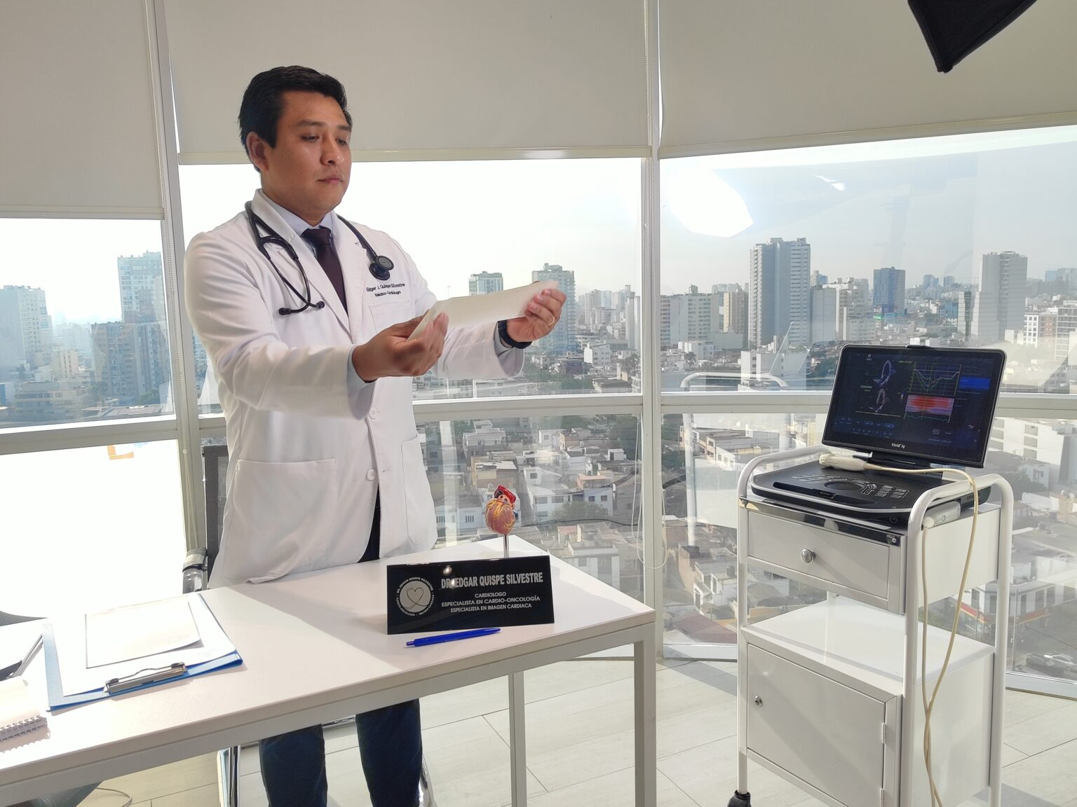 cardiólogo en Lima evaluación cardiovascular consultorio Dr Edgar Quispe